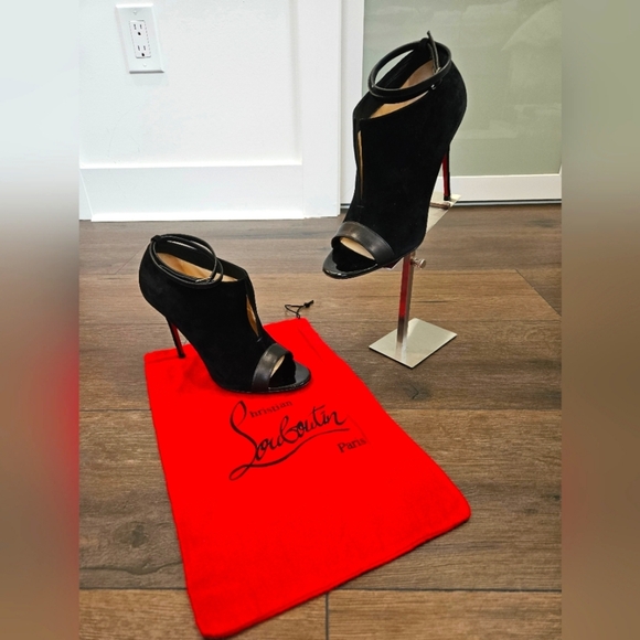 Christian Louboutin Diptic Black Peep-Toe Heels - Size 37 1/2 - Picture 1 of 16